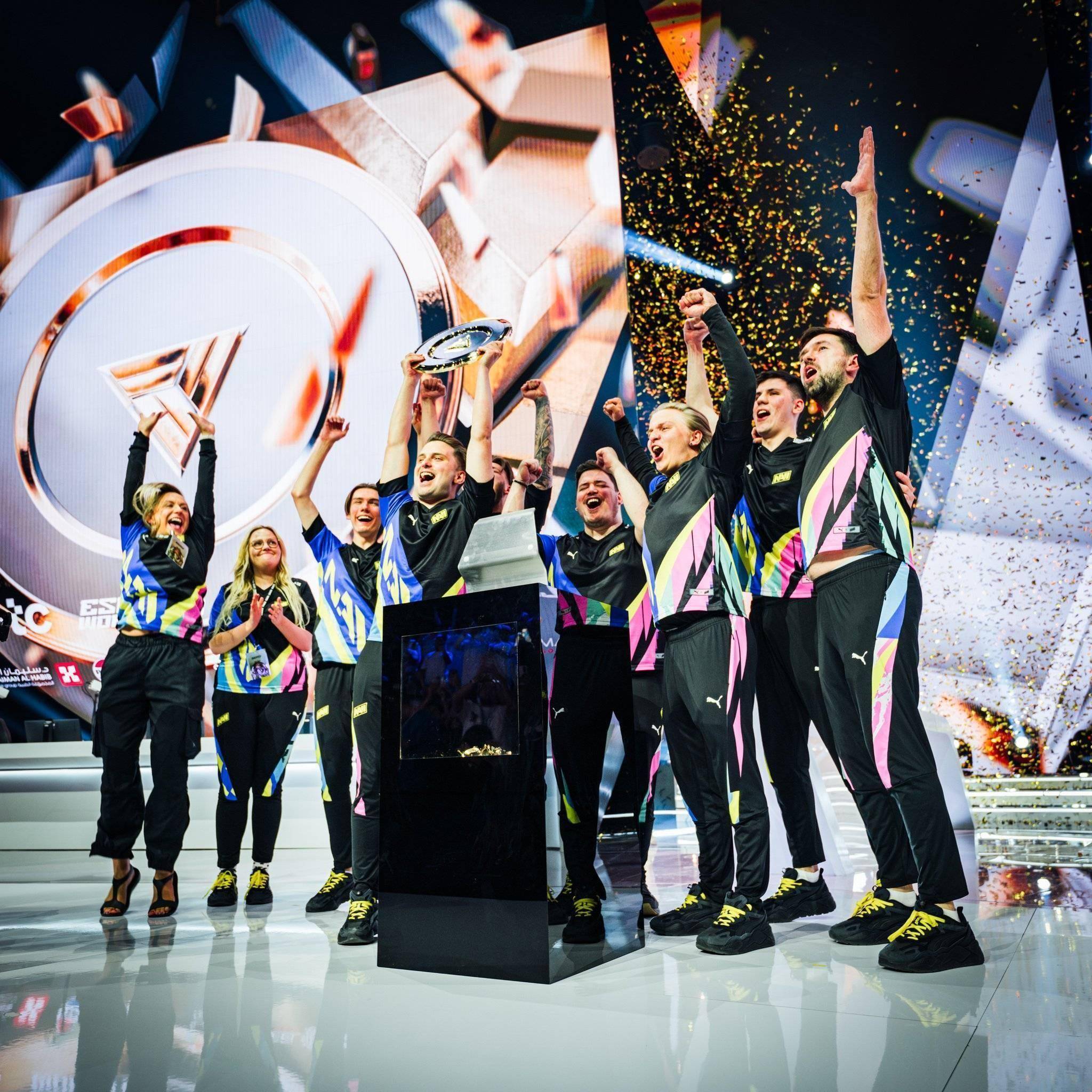 包含CS2赛事精彩瞬间盘点，年度回顾震撼登场的词条