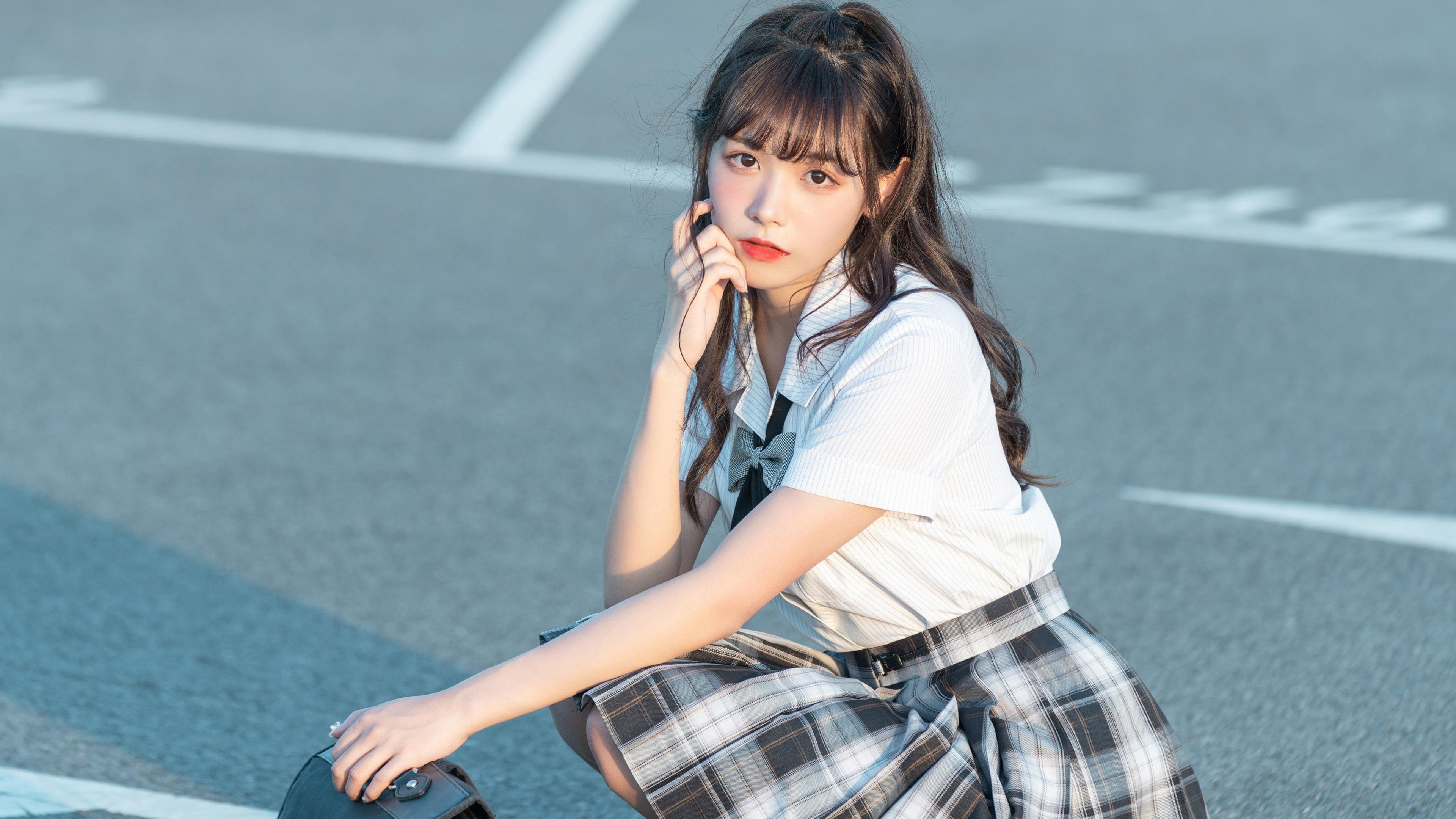 跨越东西的惊险对决,欧文关键三分助雄鹿险胜新疆队