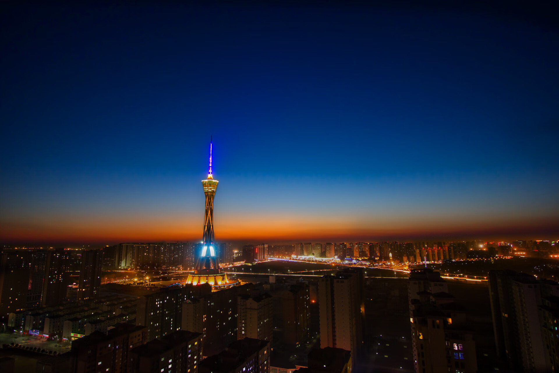 当非洲雄狮遇上德甲铁骑,维尼修斯客串中锋引爆全场