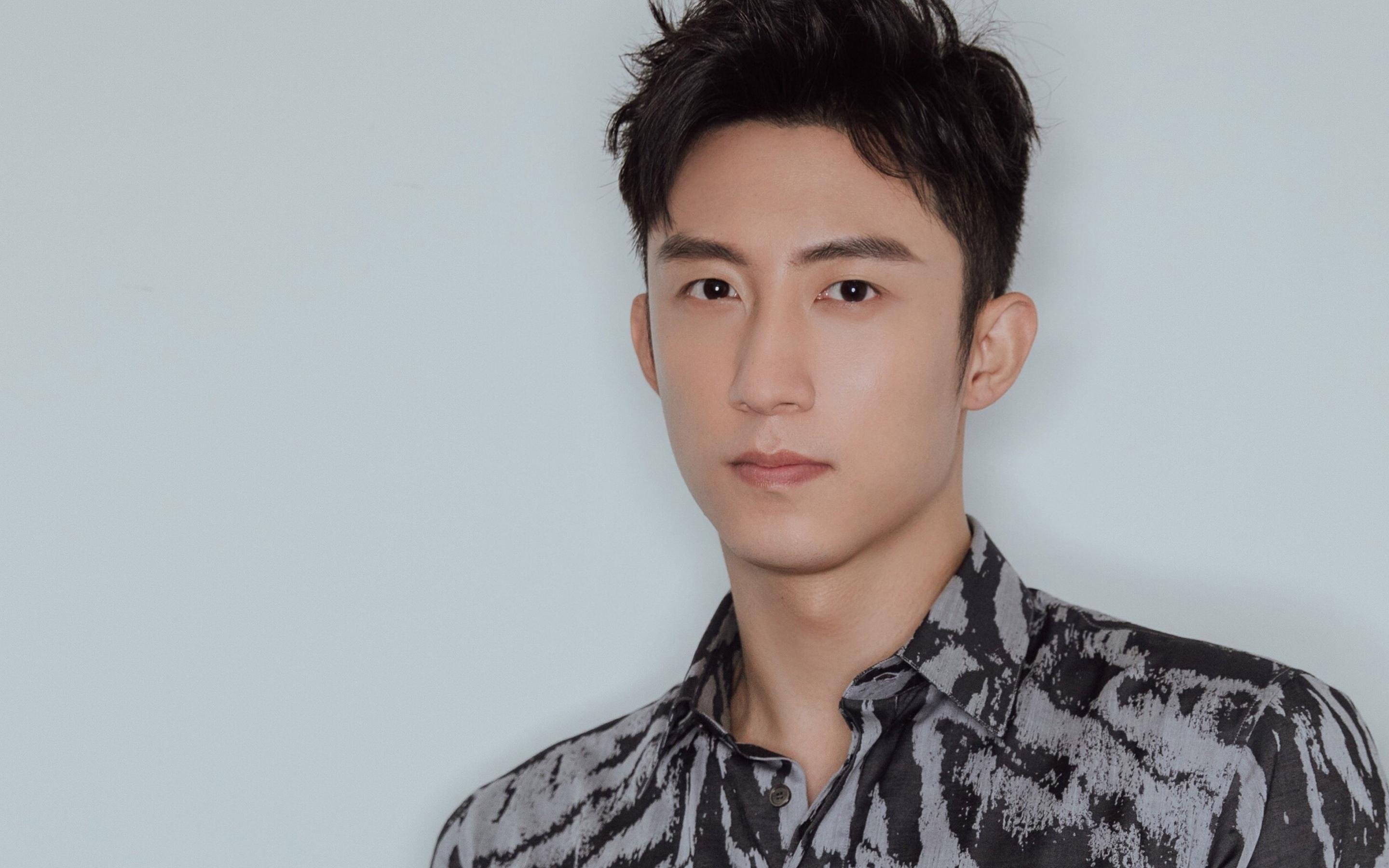 绿茵与群山交响诗,当欧冠决赛的聚光灯照亮文明的对视