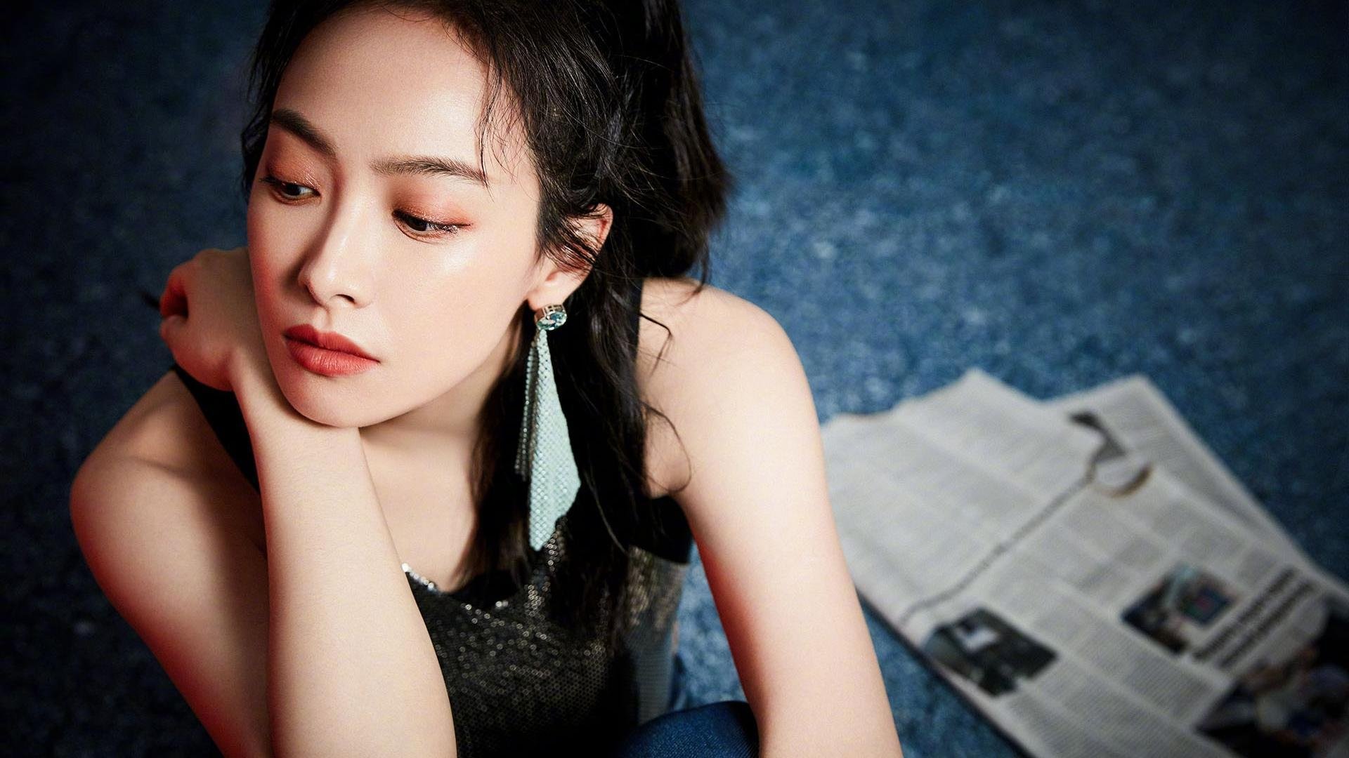 红牛环的变奏,当F1争冠夜的麦克风,交给凯里·欧文