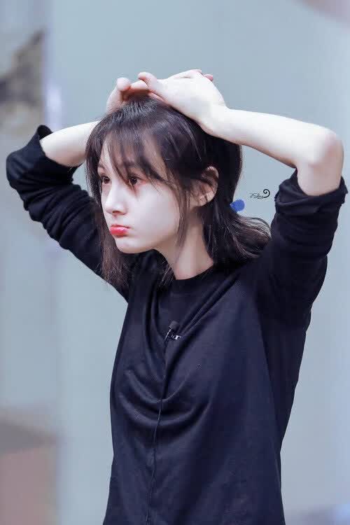 冰与火的足球史诗,2026世界杯八分之一决赛,波兰用狂风暴雨般的进攻横扫斯洛伐克,范戴克以铁血之姿铸就橙色军团的不朽篇章